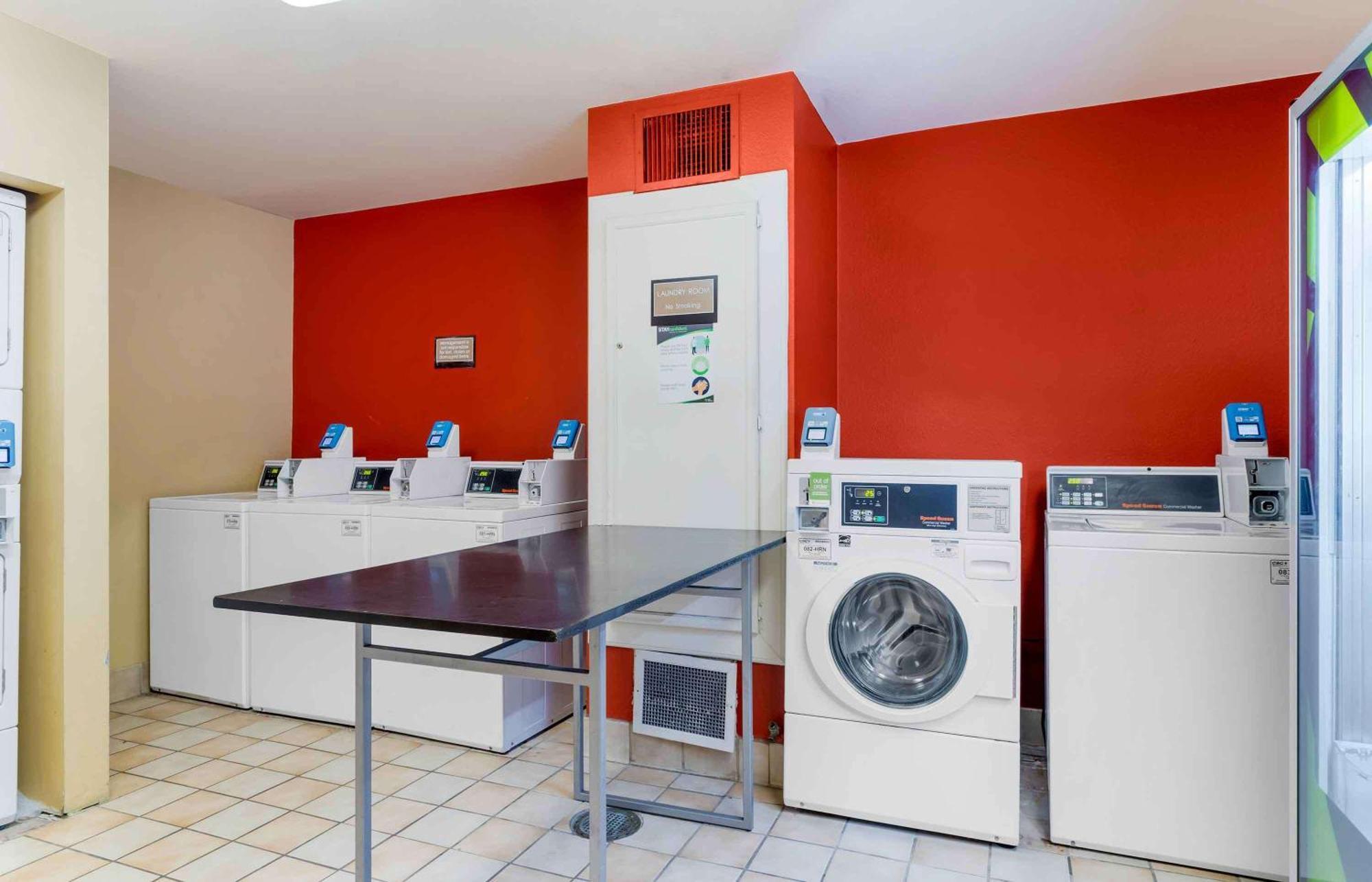 Extended Stay America Suites - Houston - Galleria - Uptown מראה חיצוני תמונה